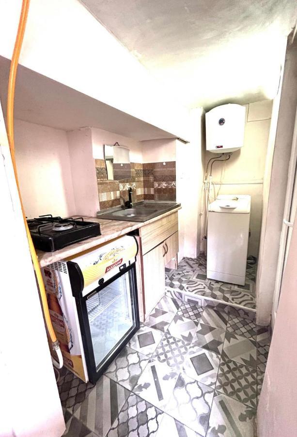 ティビリシBooboo Flat In Italian Yardアパートメント エクステリア 写真